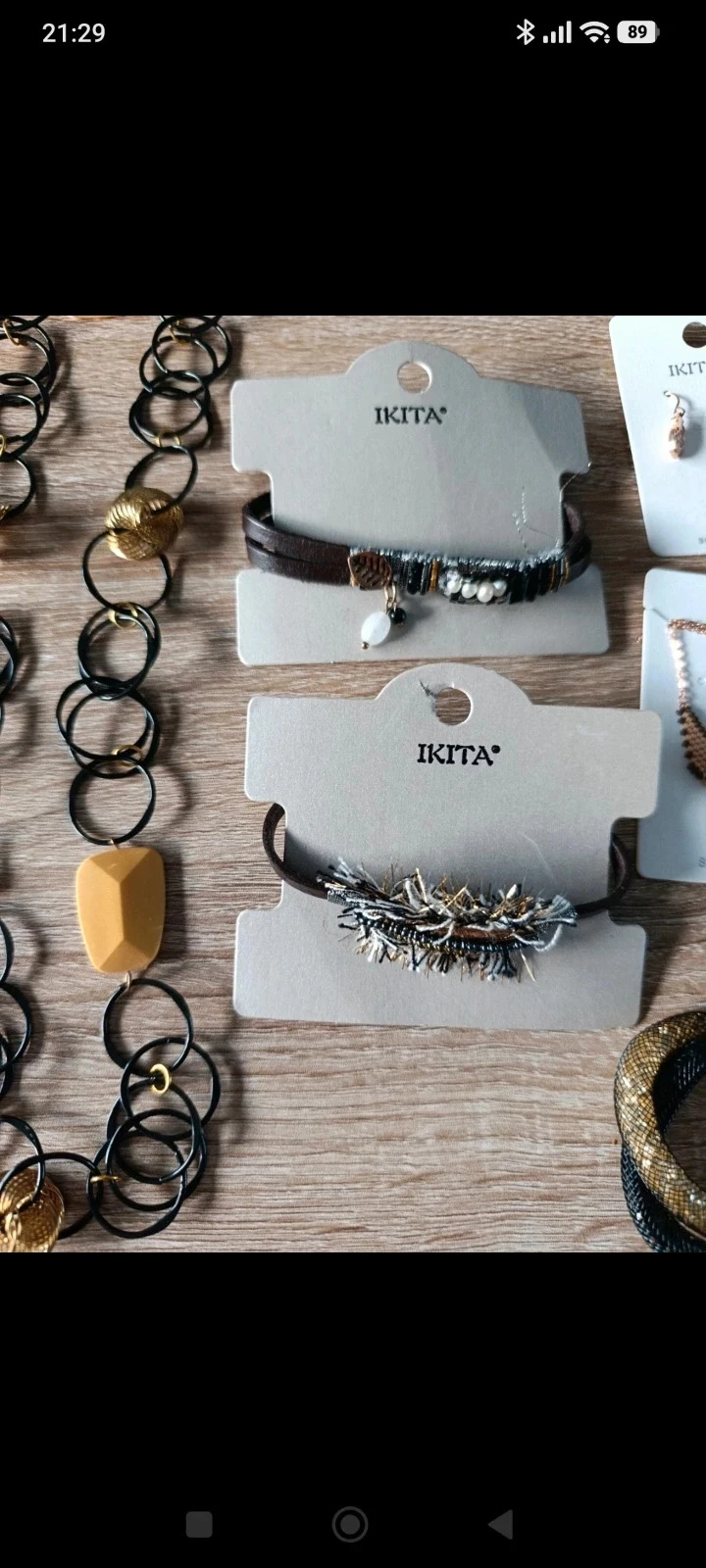 Lot sieraden IKITA – Halsketting, armbanden, oorbellen – Zwart & goudkleurig – photo 6